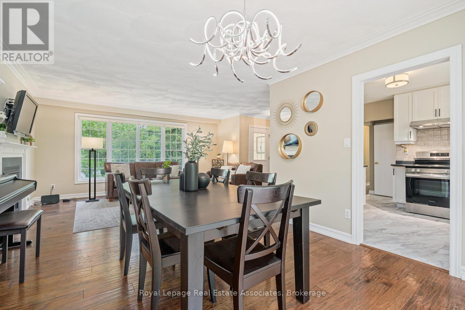 112 Park Street E, Halton Hills, ON - Indoor Photo Showing Dining Room