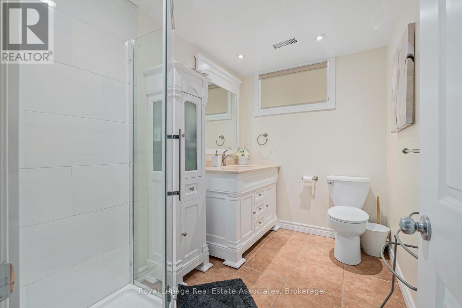 112 Park Street E, Halton Hills, ON - Indoor Photo Showing Bathroom