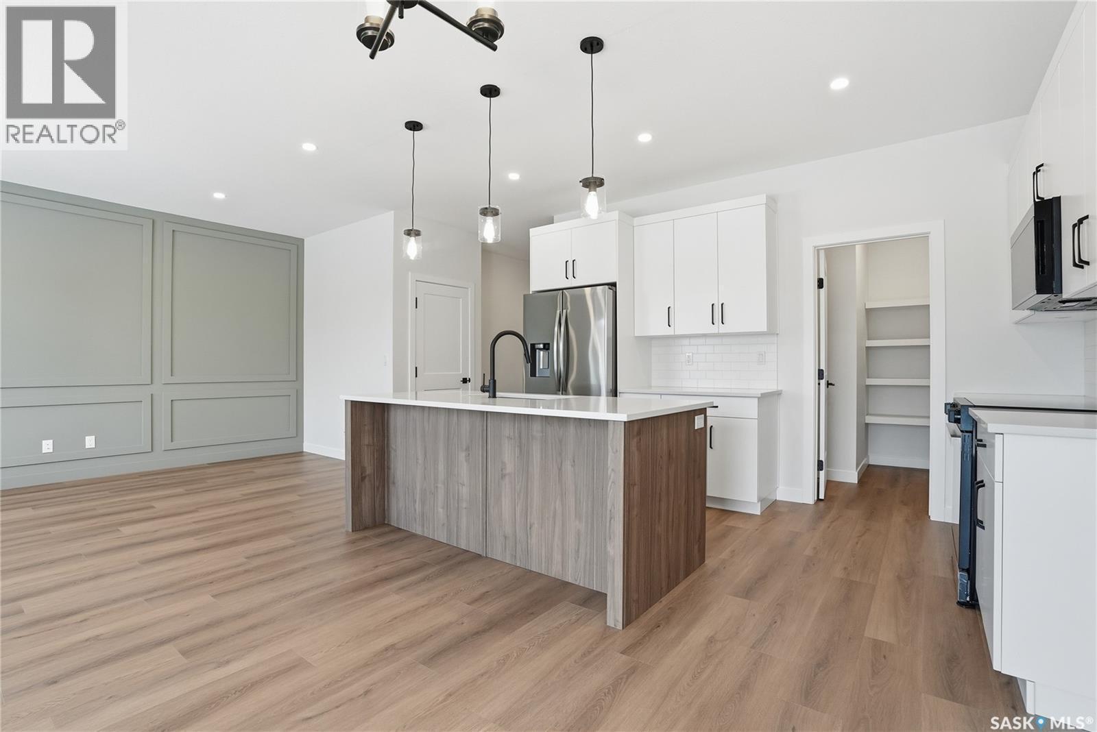 190 Doran Way, Saskatoon, SK - Indoor Photo Showing Kitchen With Upgraded Kitchen