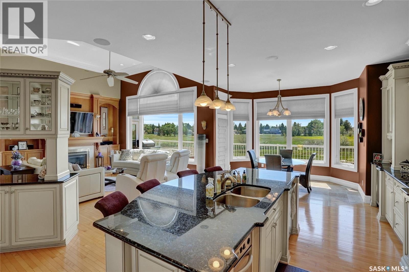 1453 Normandy Drive, Moose Jaw, SK - Indoor Photo Showing Kitchen With Double Sink With Upgraded Kitchen