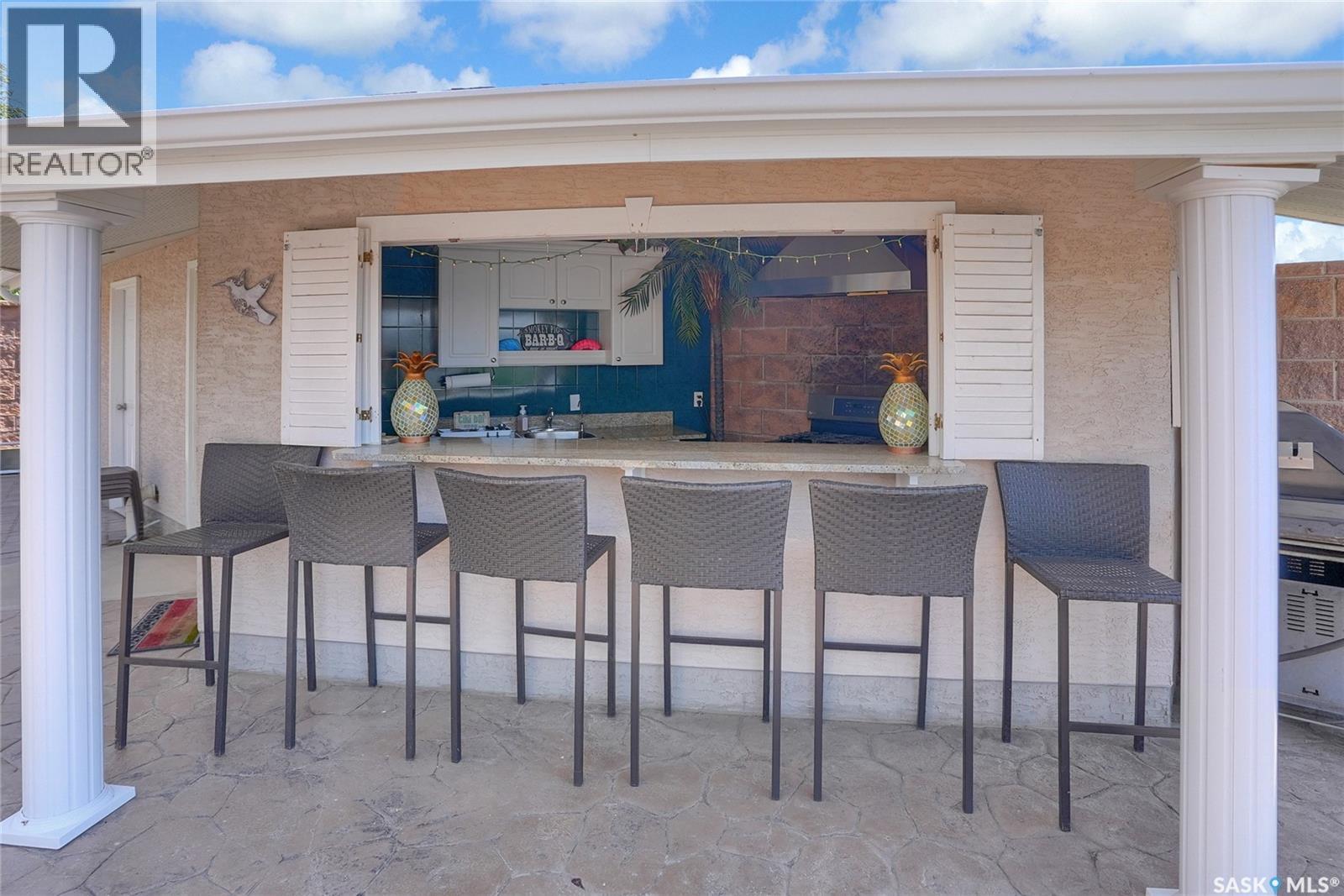 1453 Normandy Drive, Moose Jaw, SK - Outdoor