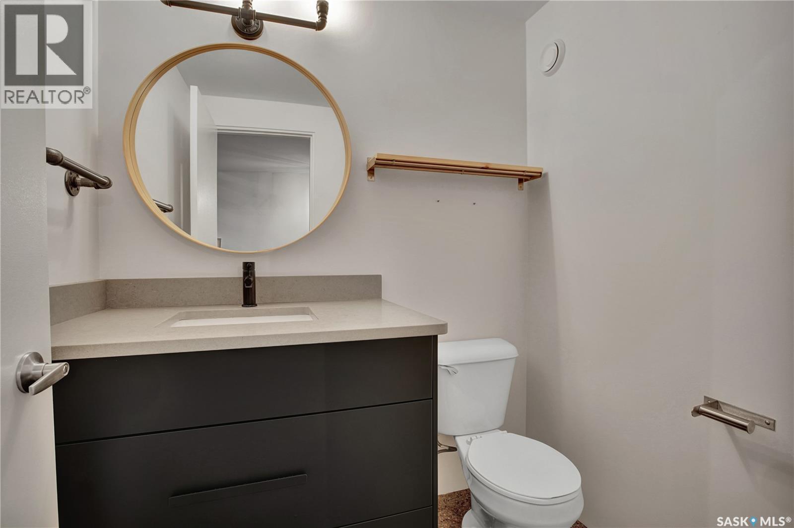 223 120 23Rd Street E, Saskatoon, SK - Indoor Photo Showing Bathroom