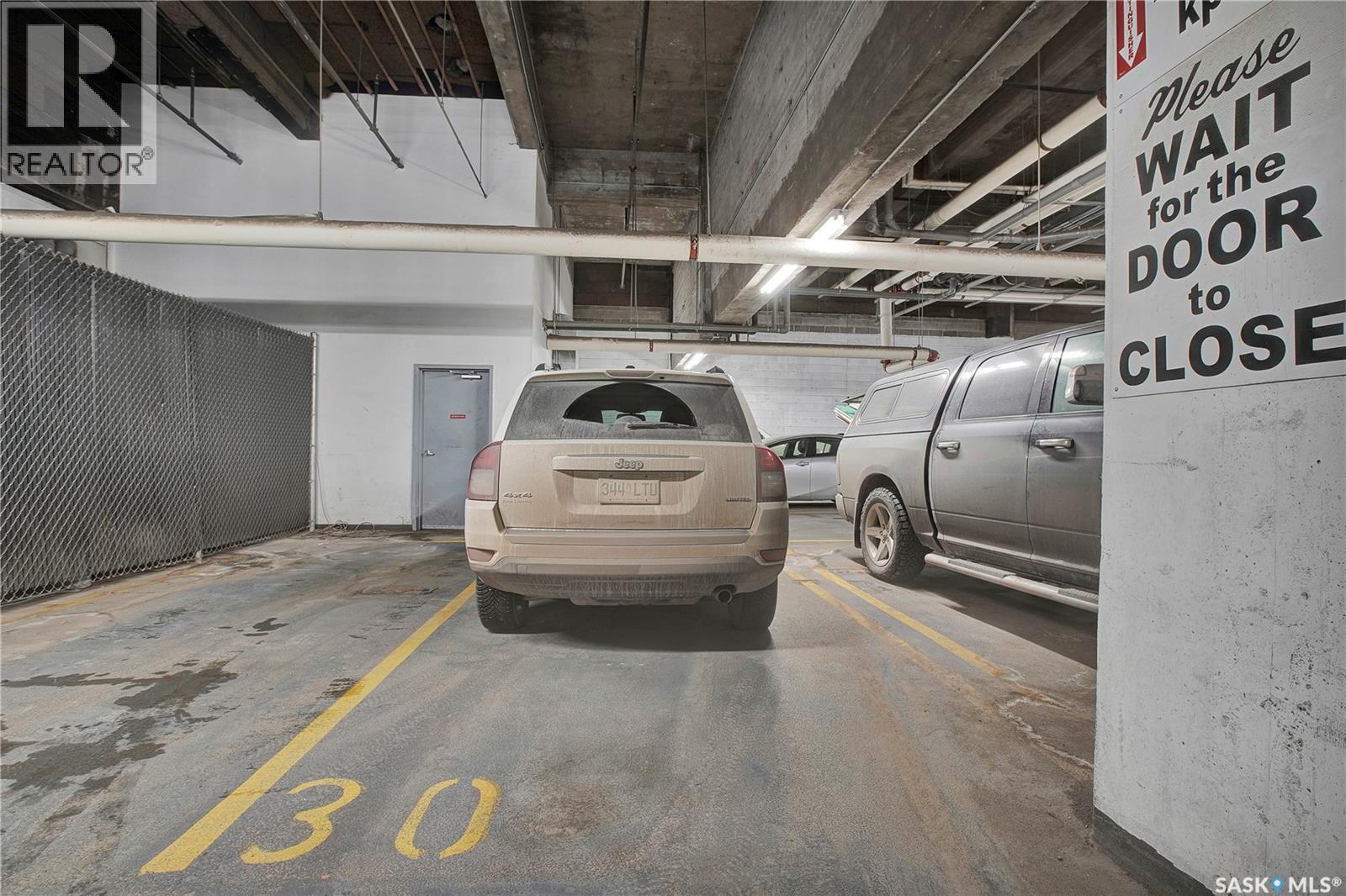 223 120 23Rd Street E, Saskatoon, SK - Indoor Photo Showing Garage