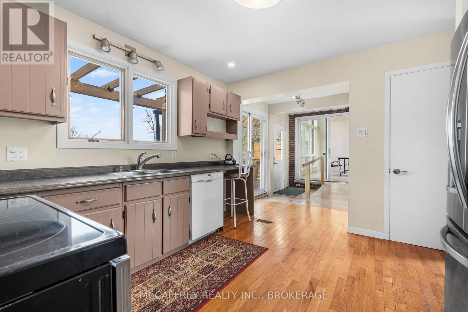 79 River Road, Greater Napanee (Greater Napanee), ON - Indoor Photo Showing Kitchen With Double Sink