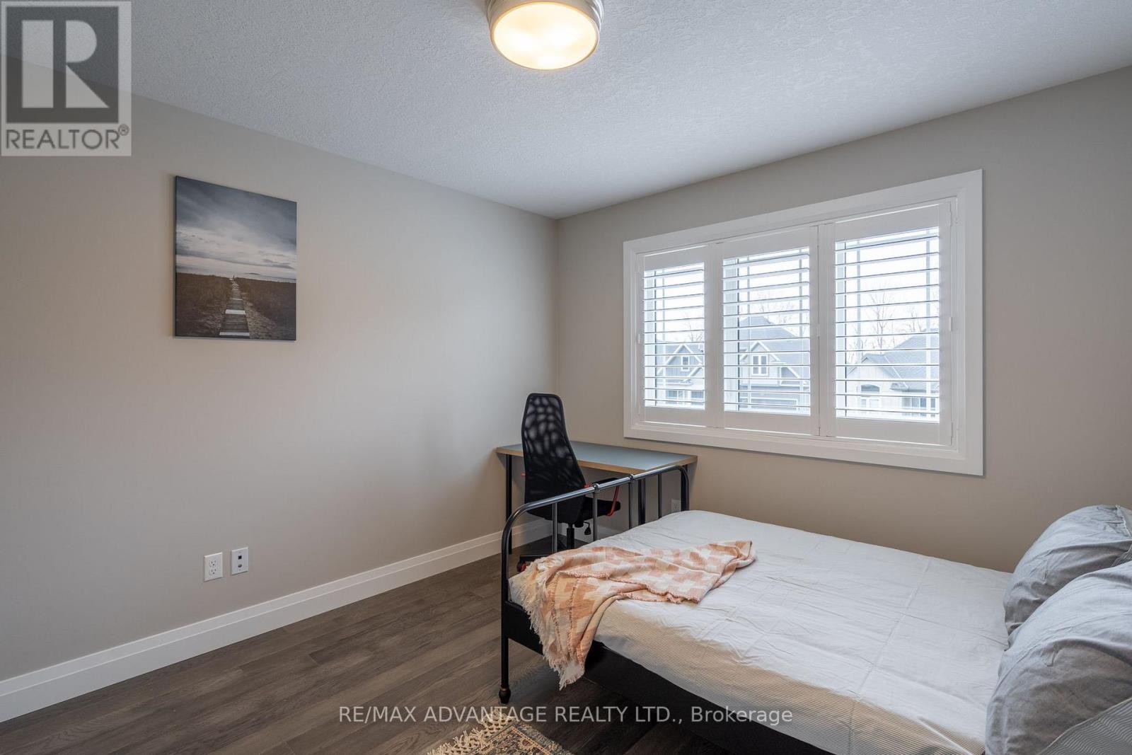 Upper - 30 Compass Trail, Central Elgin, ON - Indoor Photo Showing Bedroom