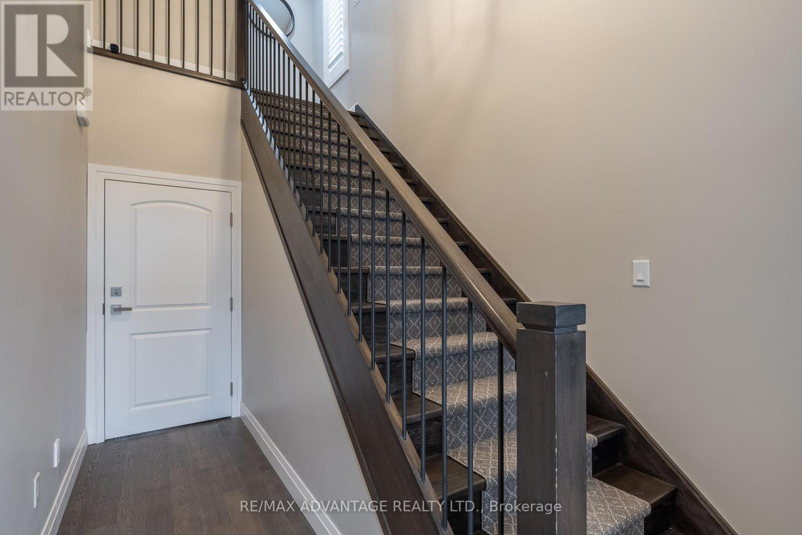 Upper - 30 Compass Trail, Central Elgin, ON - Indoor Photo Showing Other Room