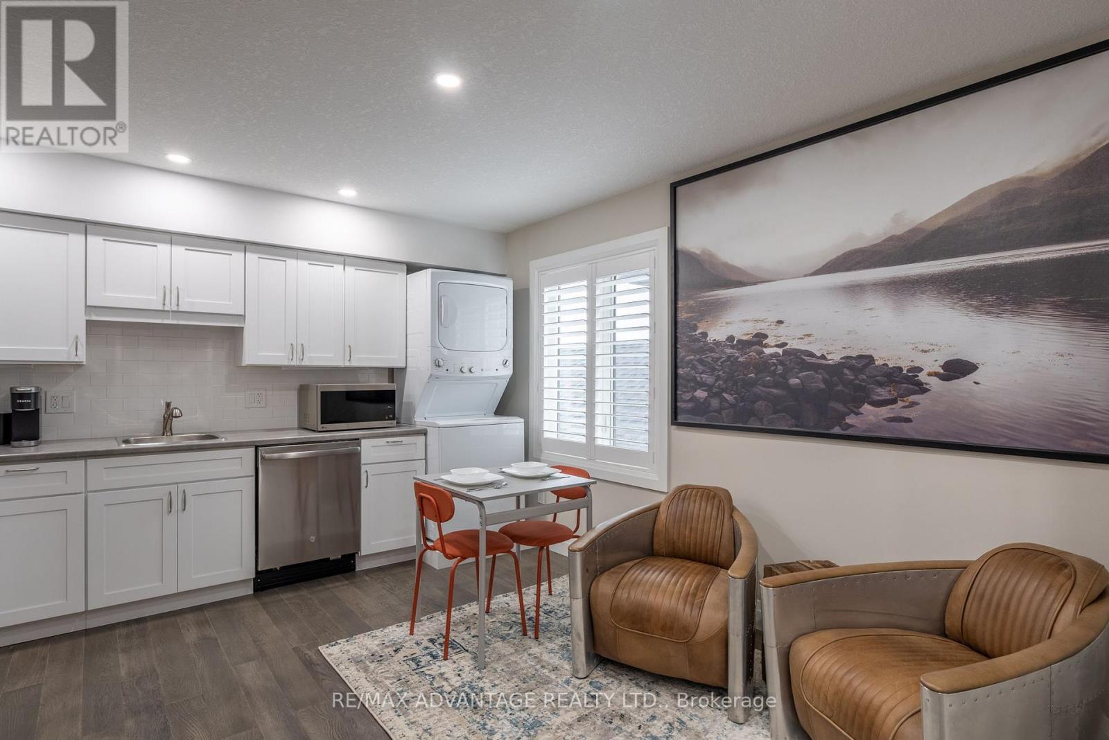 Upper - 30 Compass Trail, Central Elgin, ON - Indoor Photo Showing Other Room