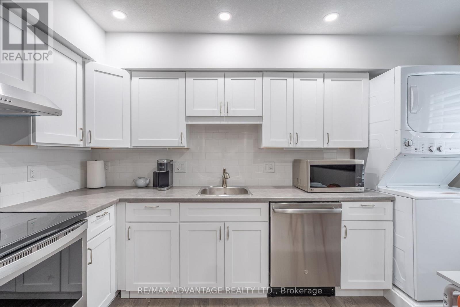 Upper - 30 Compass Trail, Central Elgin, ON - Indoor