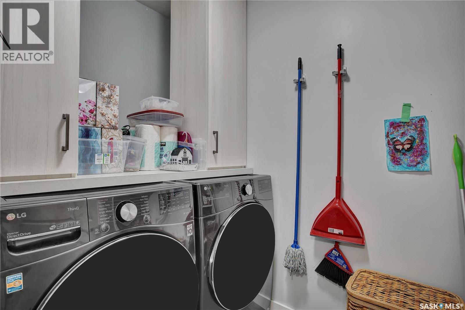 421 2315 Mcclocklin Road, Saskatoon, SK - Indoor Photo Showing Laundry Room