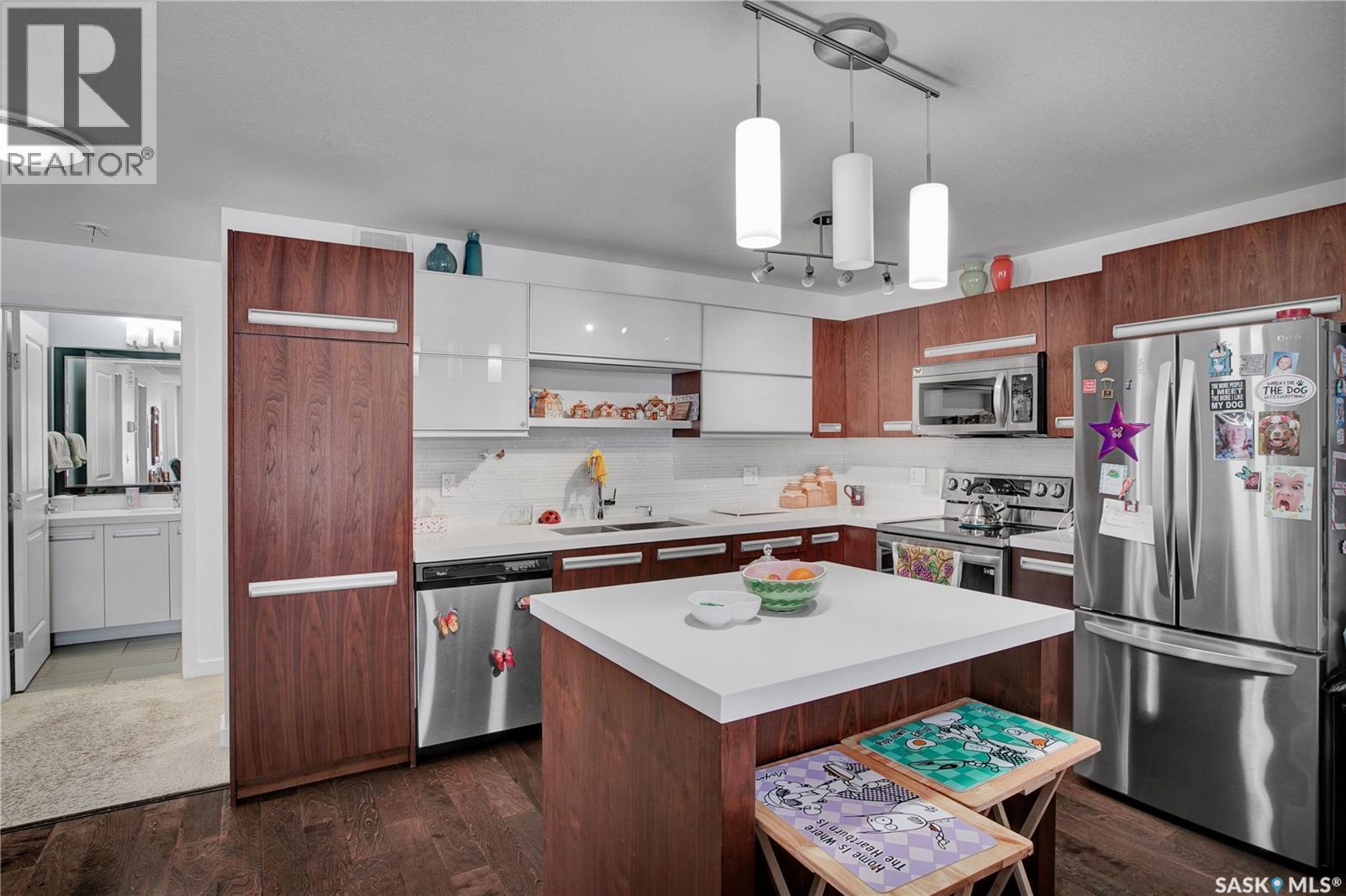 421 2315 Mcclocklin Road, Saskatoon, SK - Indoor Photo Showing Kitchen With Stainless Steel Kitchen