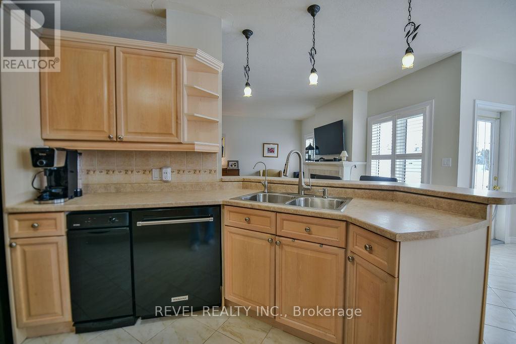 1075 Dalton Road, Timmins (Ts - Dalton), ON - Indoor Photo Showing Kitchen With Double Sink