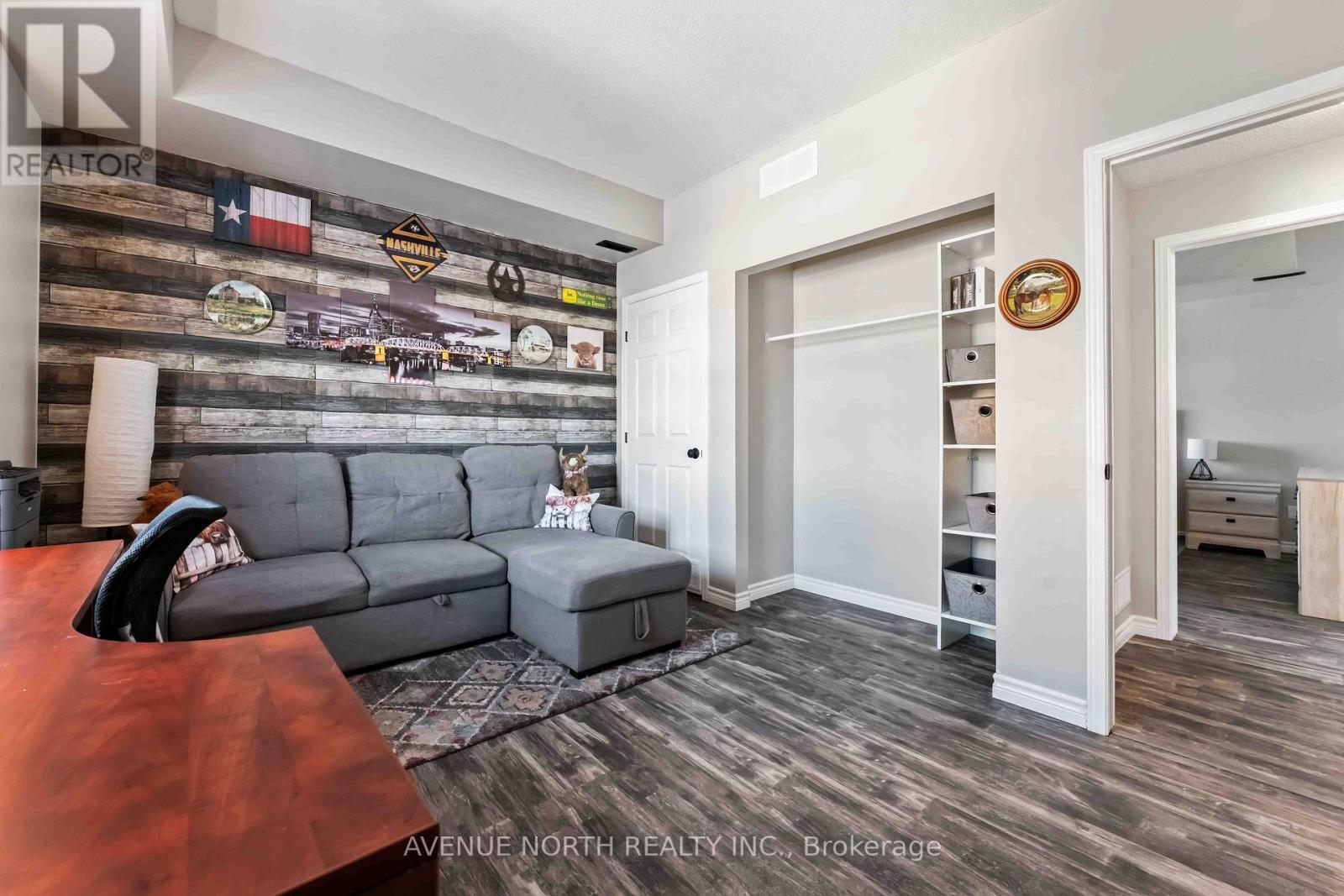 B - 101 Artesa Private, Ottawa, ON - Indoor Photo Showing Living Room