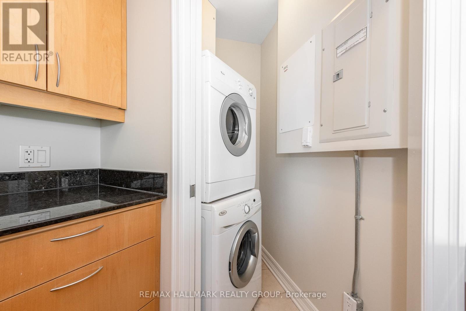 702 - 1227 Wellington Street W, Ottawa, ON - Indoor Photo Showing Laundry Room