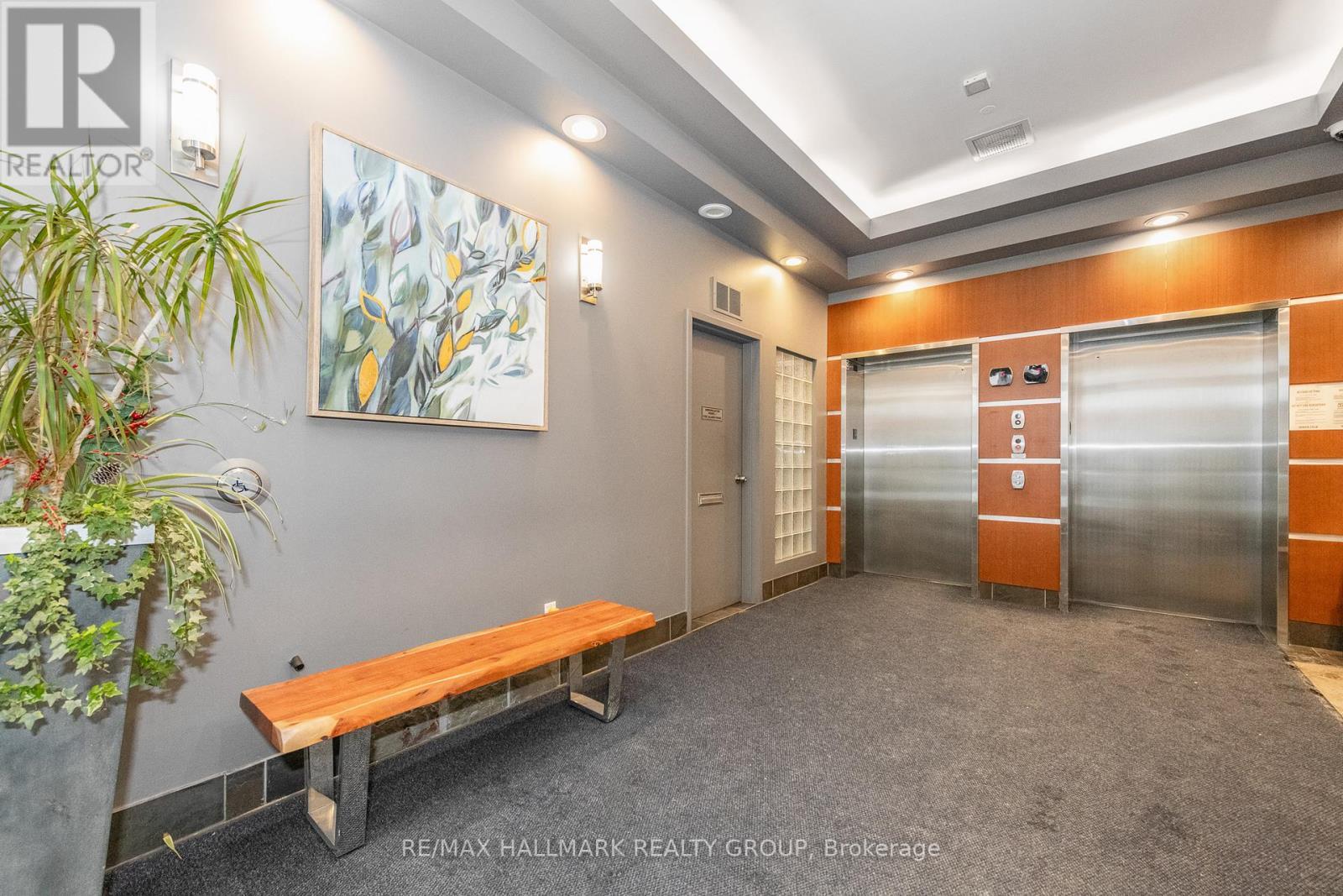 702 - 1227 Wellington Street W, Ottawa, ON - Indoor Photo Showing Other Room