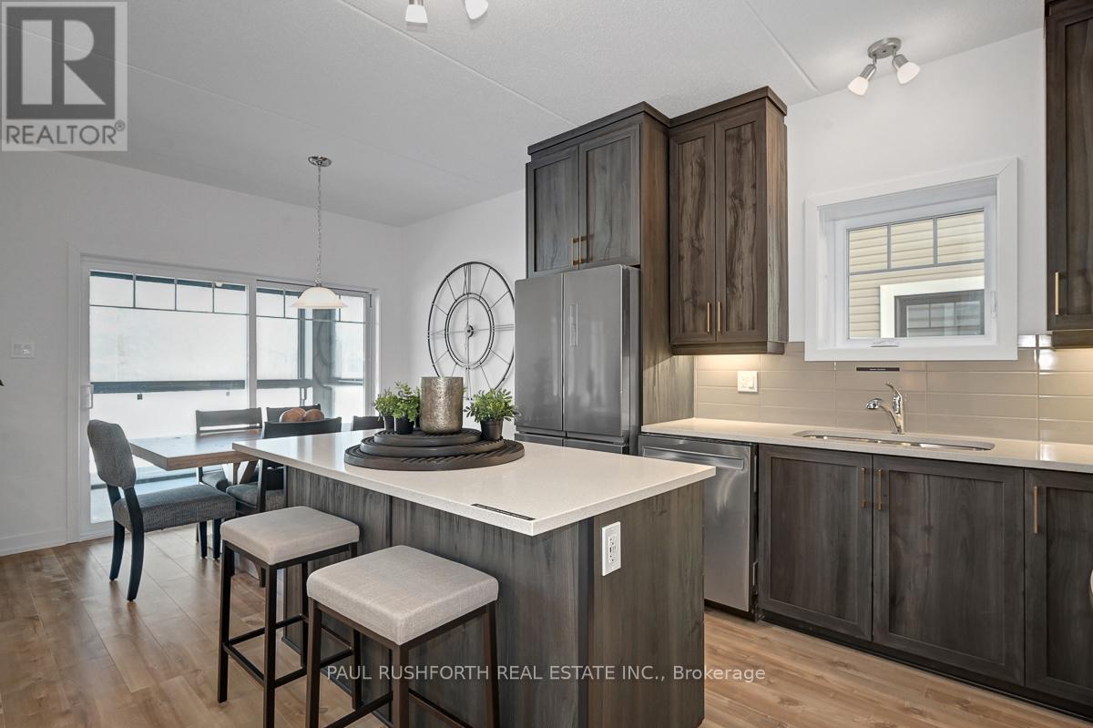 Kitchen - 208 - 310 Montee Outaouais Street, Clarence-Rockland, ON - Indoor Photo Showing Kitchen With Double Sink