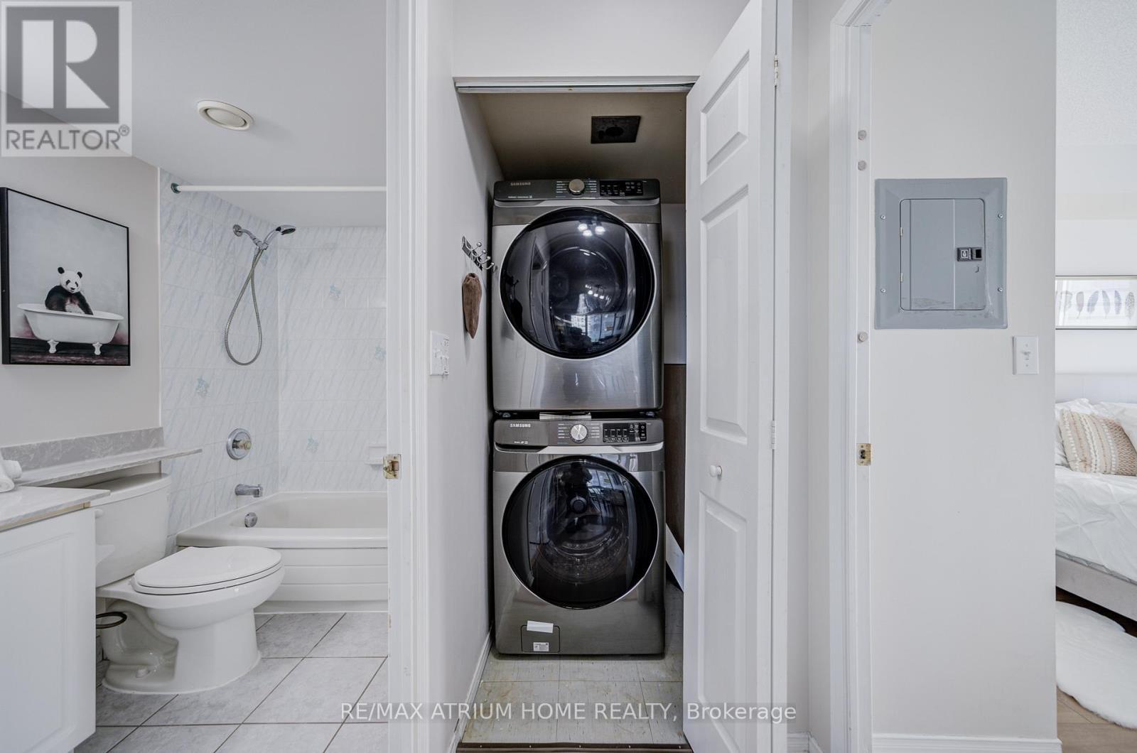1703 - 3 Pemberton Avenue, Toronto, ON - Indoor Photo Showing Laundry Room