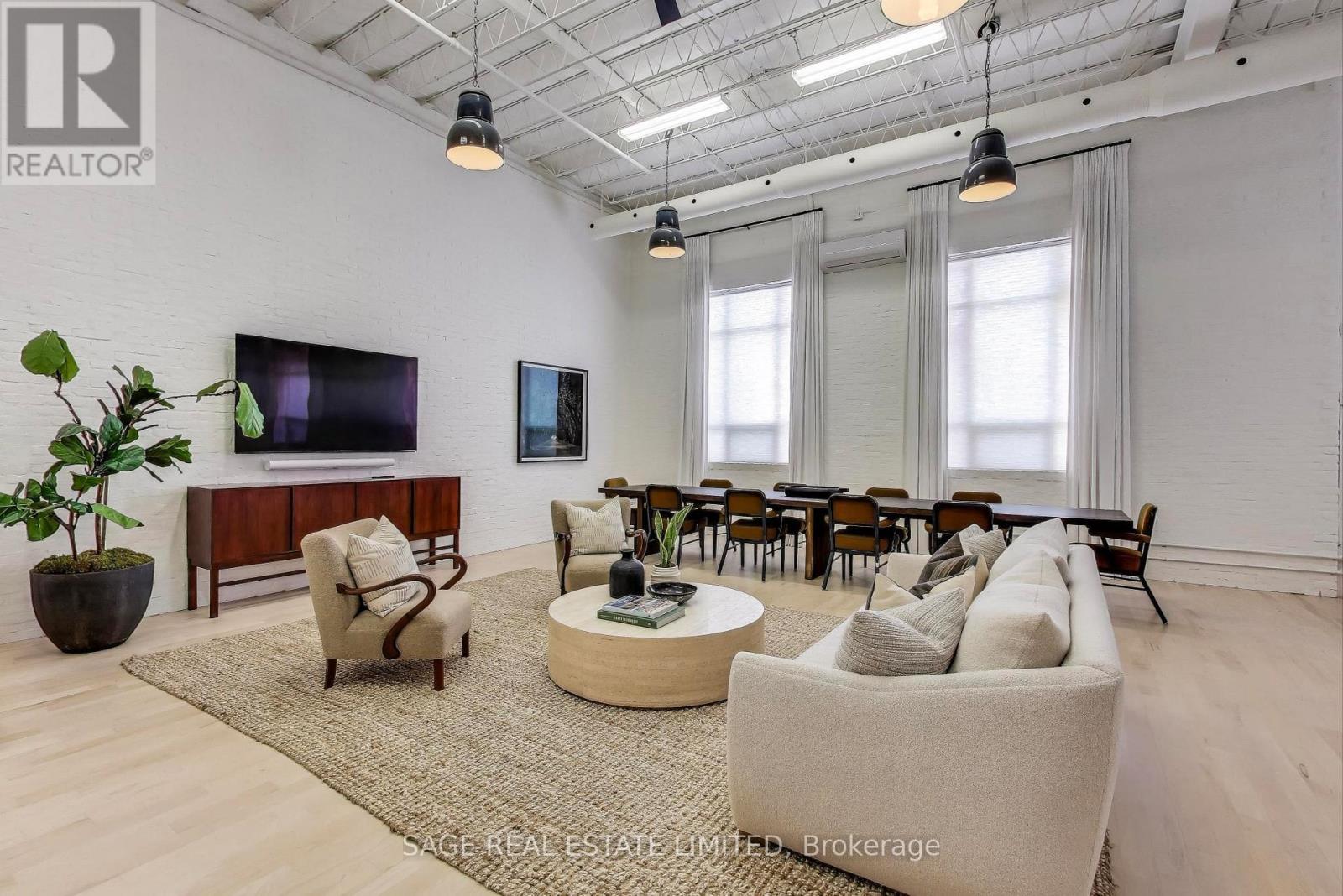 102A - 245 Carlaw Avenue, Toronto, ON - Indoor