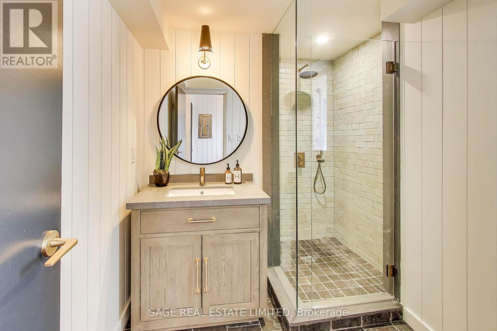 102A - 245 Carlaw Avenue, Toronto, ON - Indoor Photo Showing Bathroom