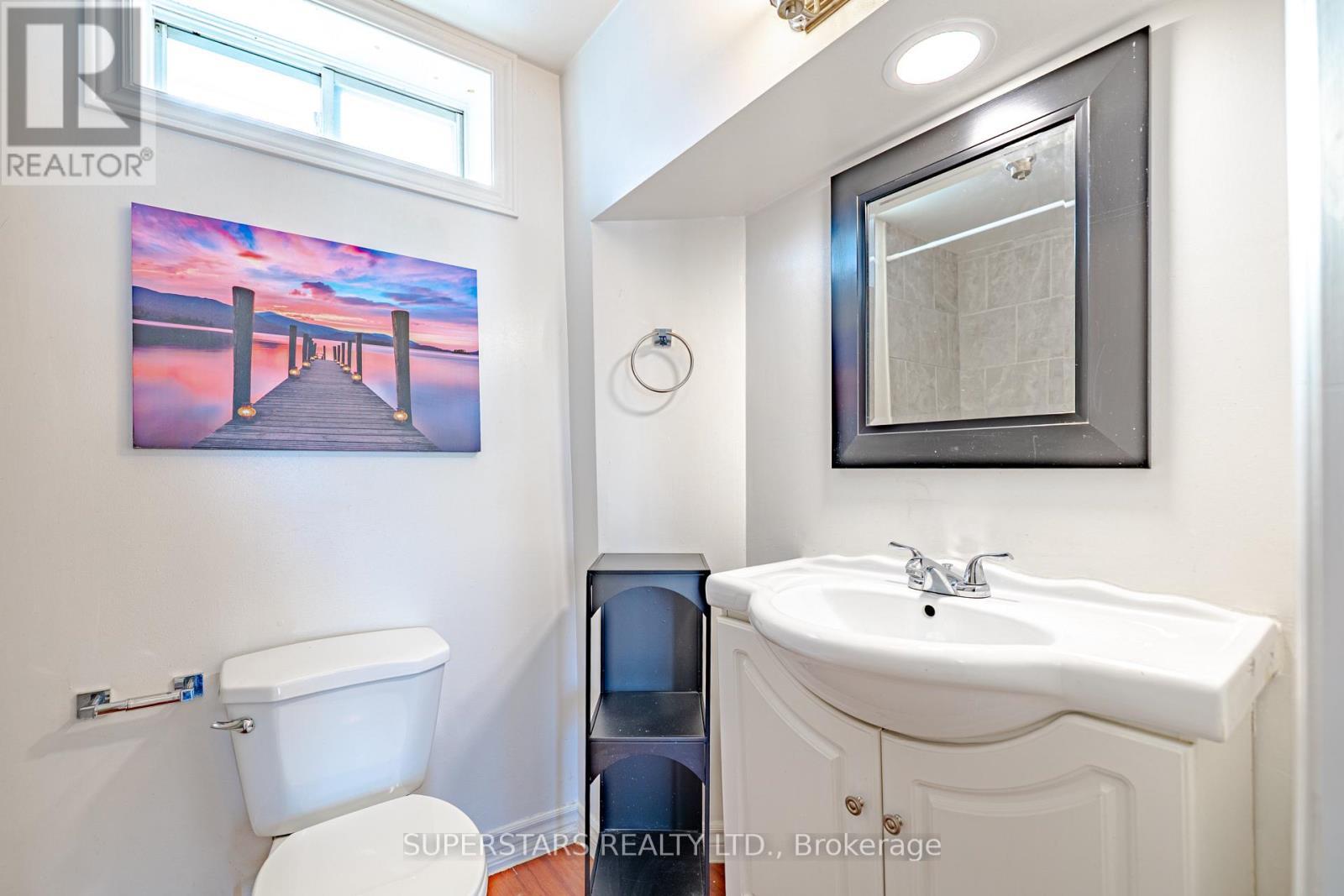 165 1/2 Olive Avenue, Oshawa, ON - Indoor Photo Showing Bathroom