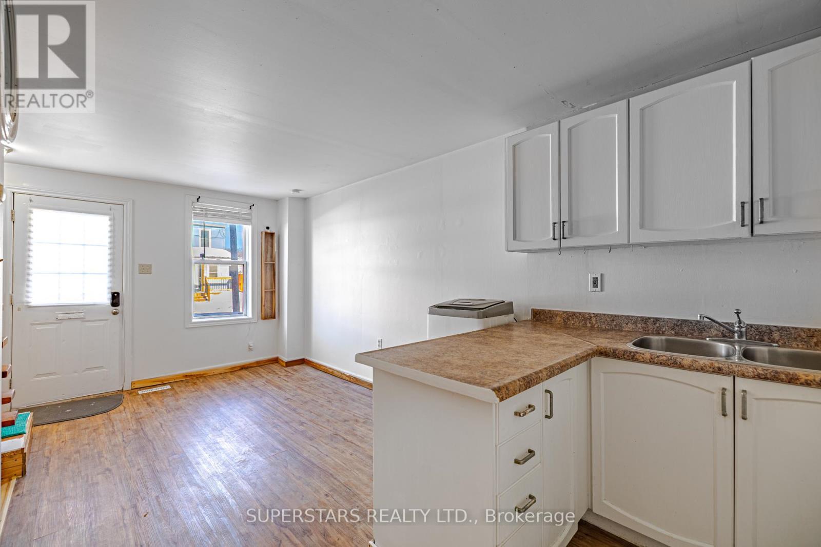165 1/2 Olive Avenue, Oshawa, ON - Indoor Photo Showing Kitchen With Double Sink