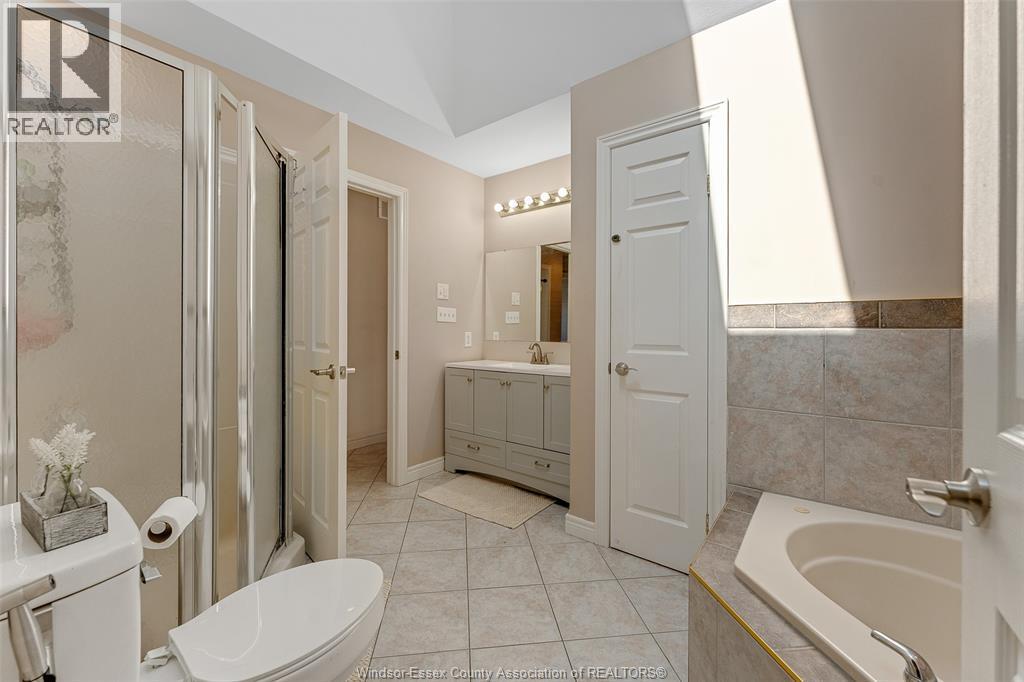 4753 Lavender, Windsor, ON - Indoor Photo Showing Bathroom