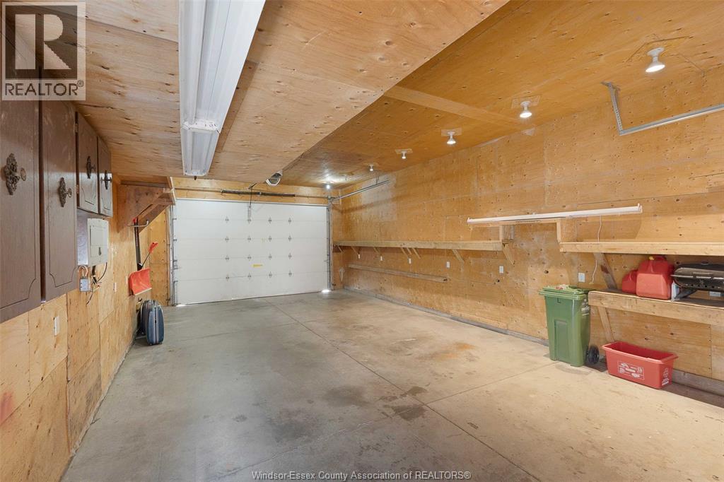 4753 Lavender, Windsor, ON - Indoor Photo Showing Garage