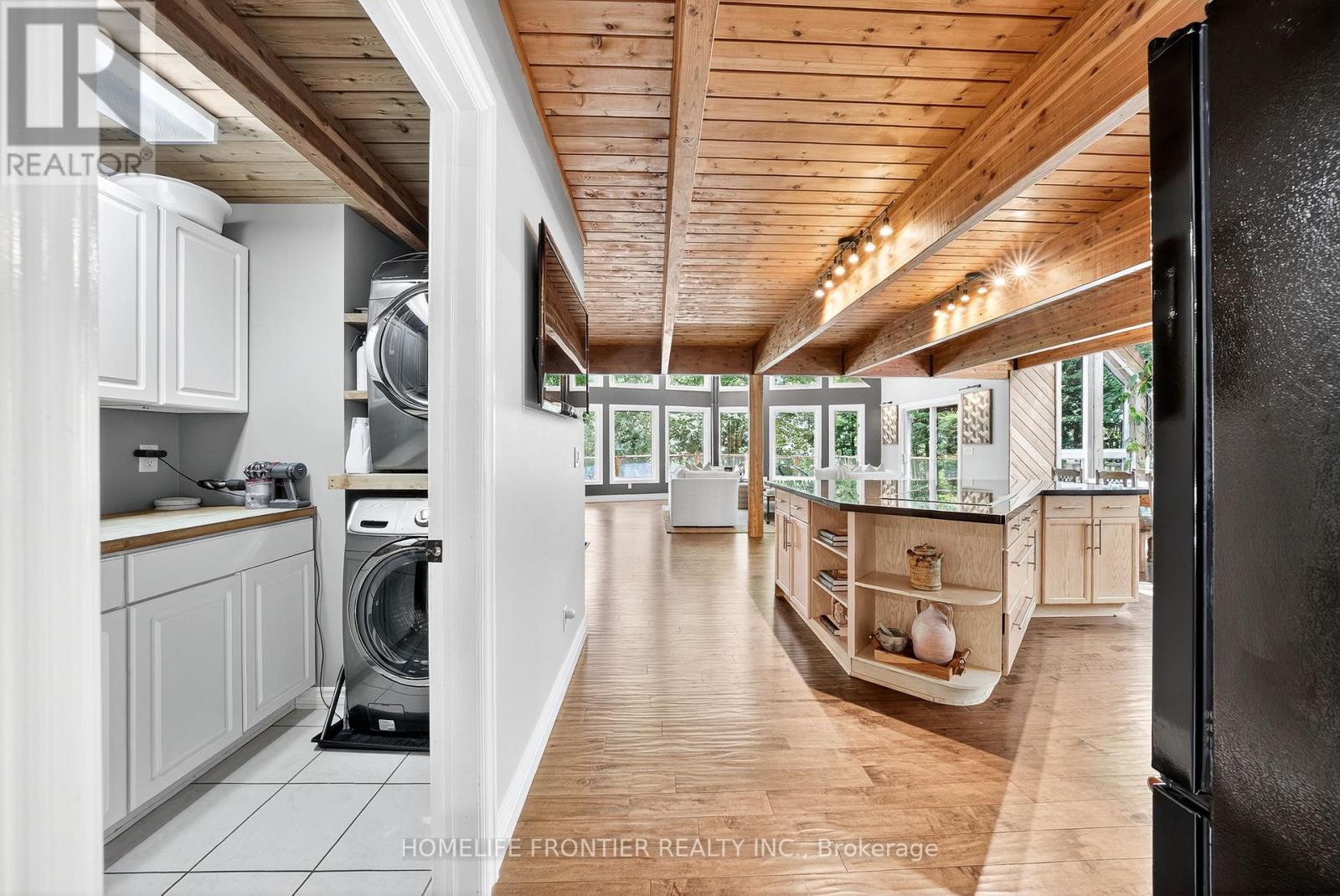 7896 6Th Line, Essa, ON - Indoor Photo Showing Laundry Room