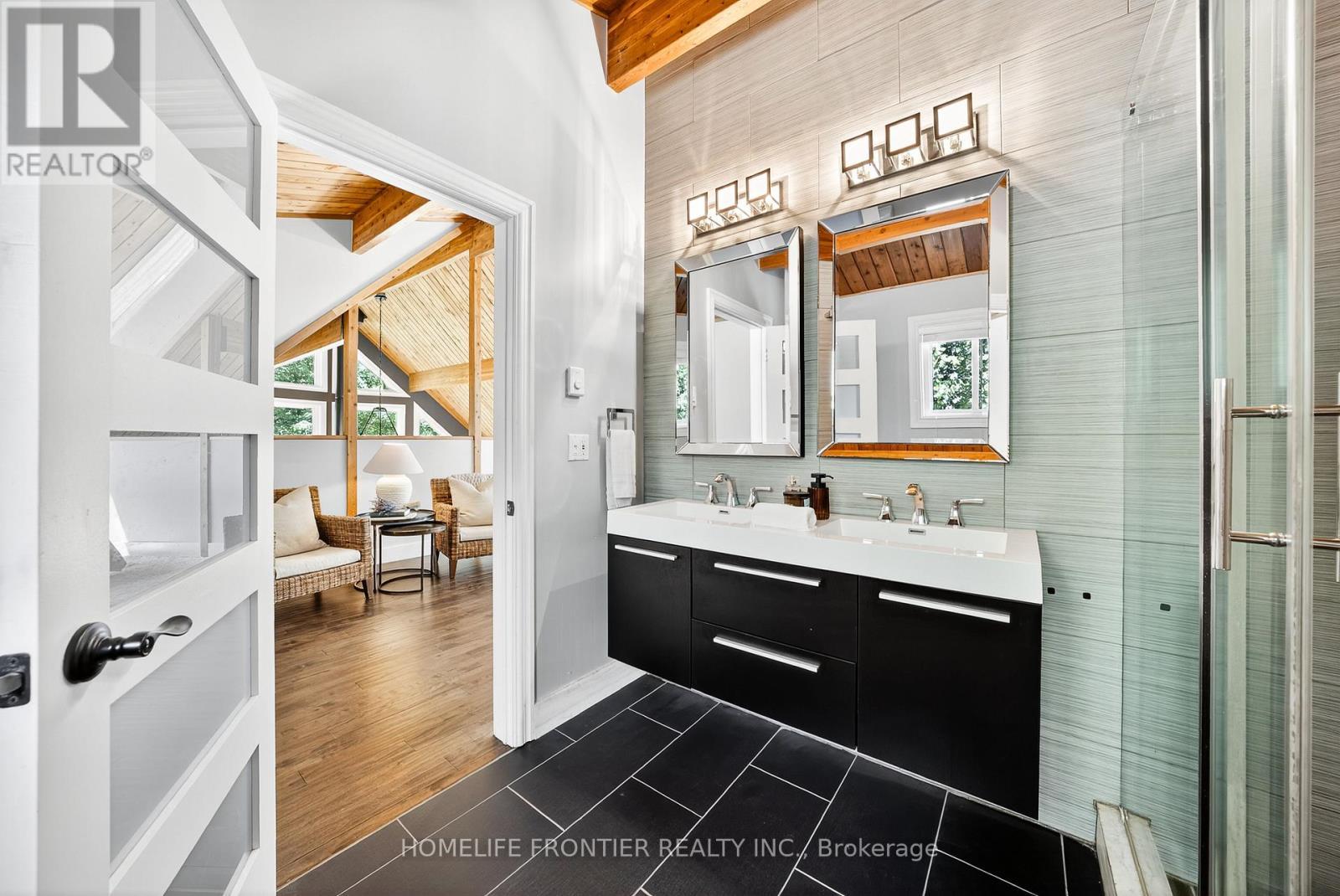 7896 6Th Line, Essa, ON - Indoor Photo Showing Bathroom