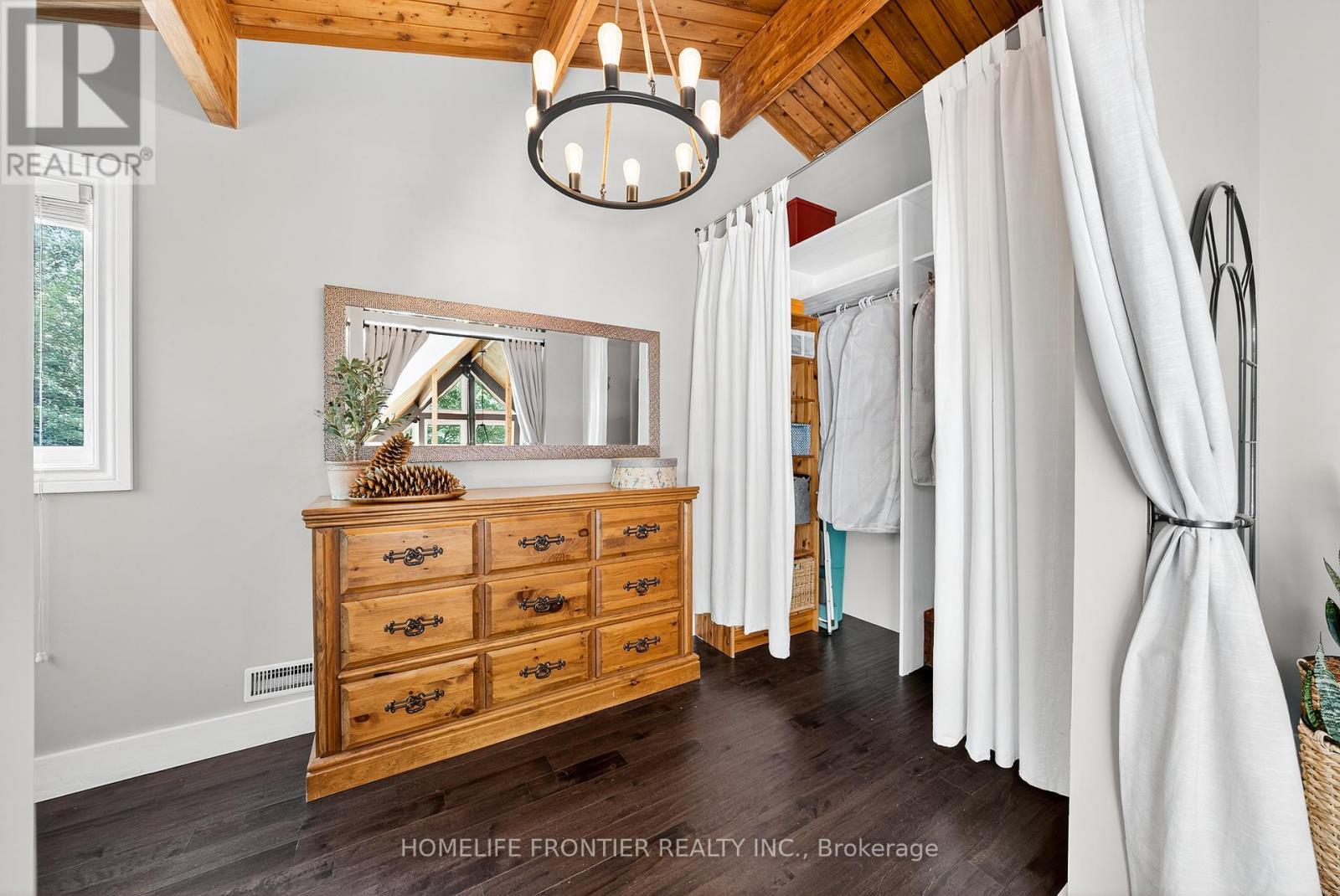 7896 6Th Line, Essa, ON - Indoor Photo Showing Other Room