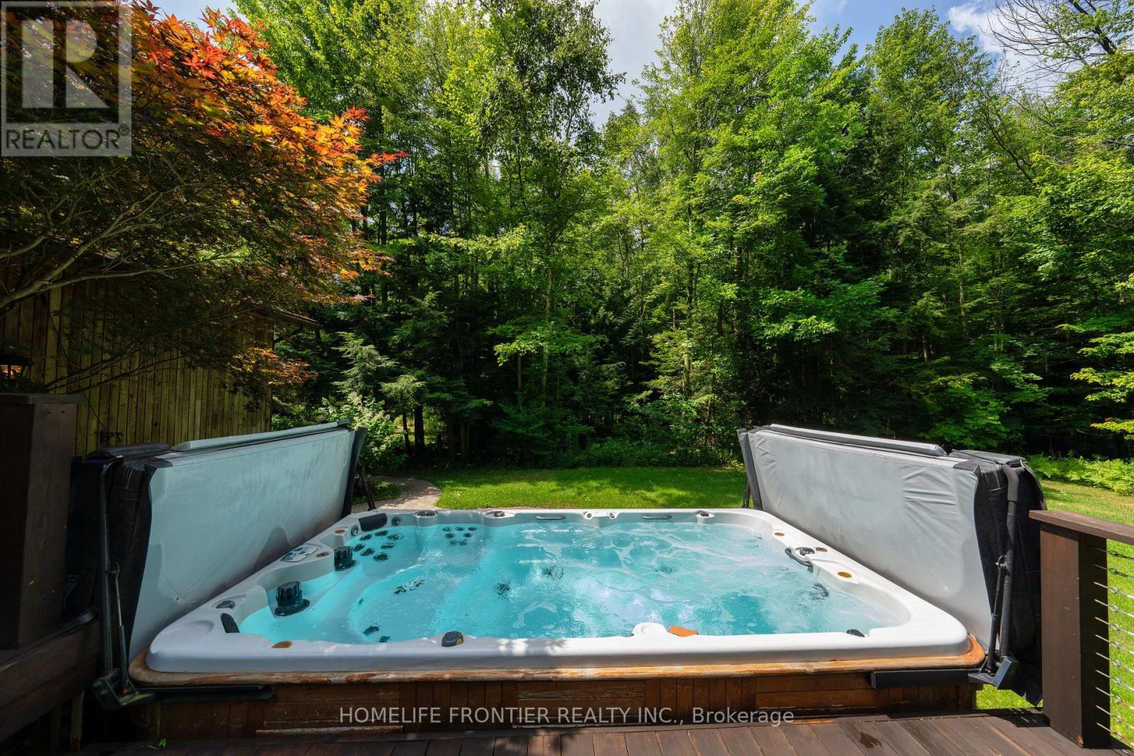 7896 6Th Line, Essa, ON - Outdoor With Backyard