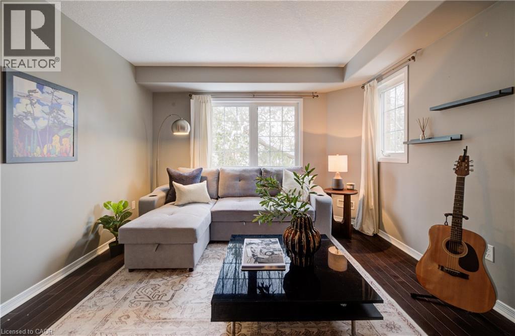 931 Glasgow Street Unit# 2B, Kitchener, ON - Indoor Photo Showing Living Room