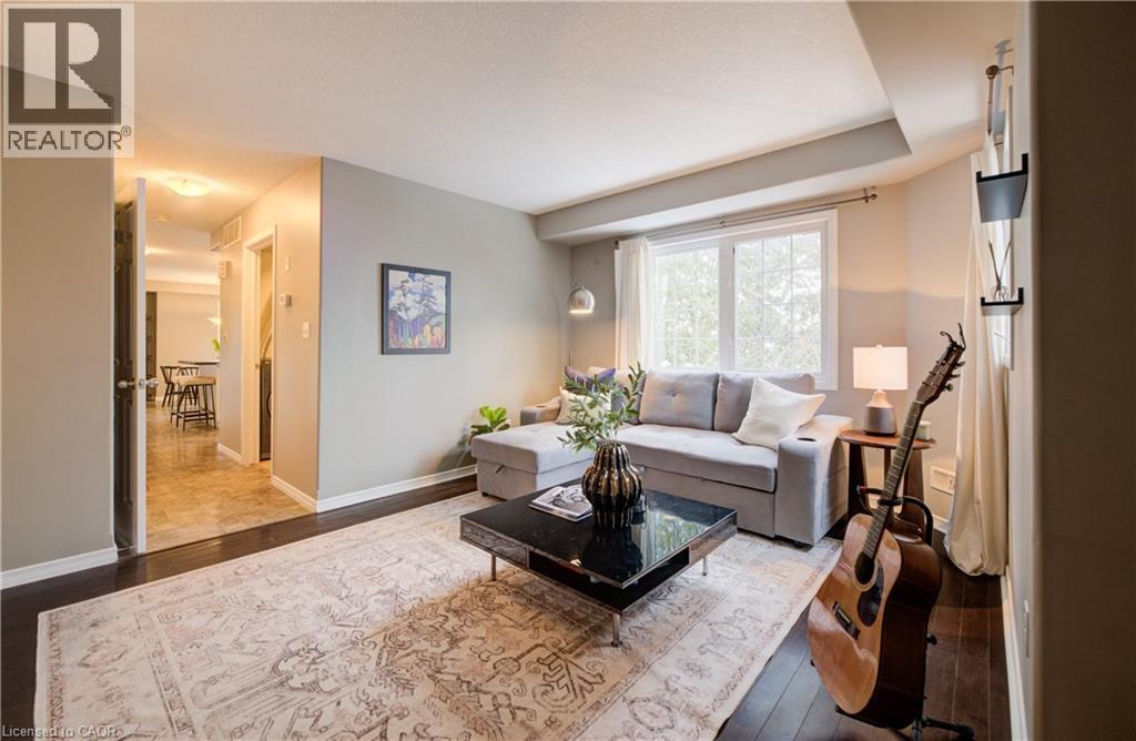 931 Glasgow Street Unit# 2B, Kitchener, ON - Indoor Photo Showing Living Room