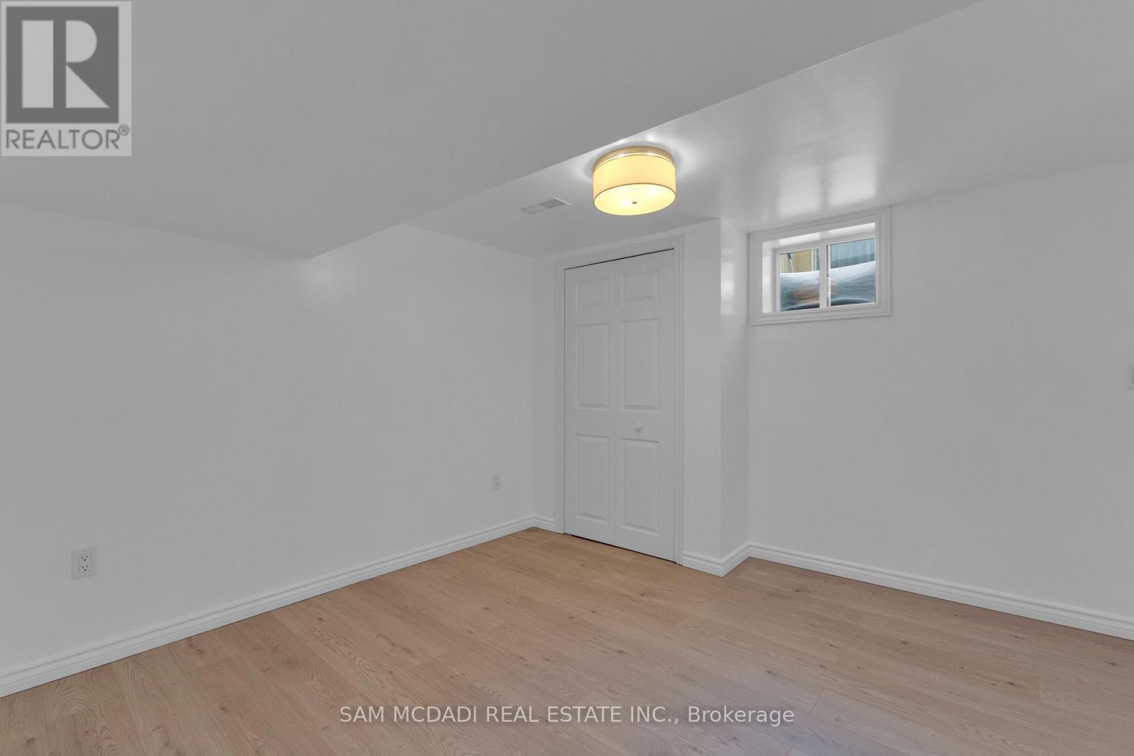 70 Thirty Seventh Street, Toronto, ON - Indoor Photo Showing Other Room