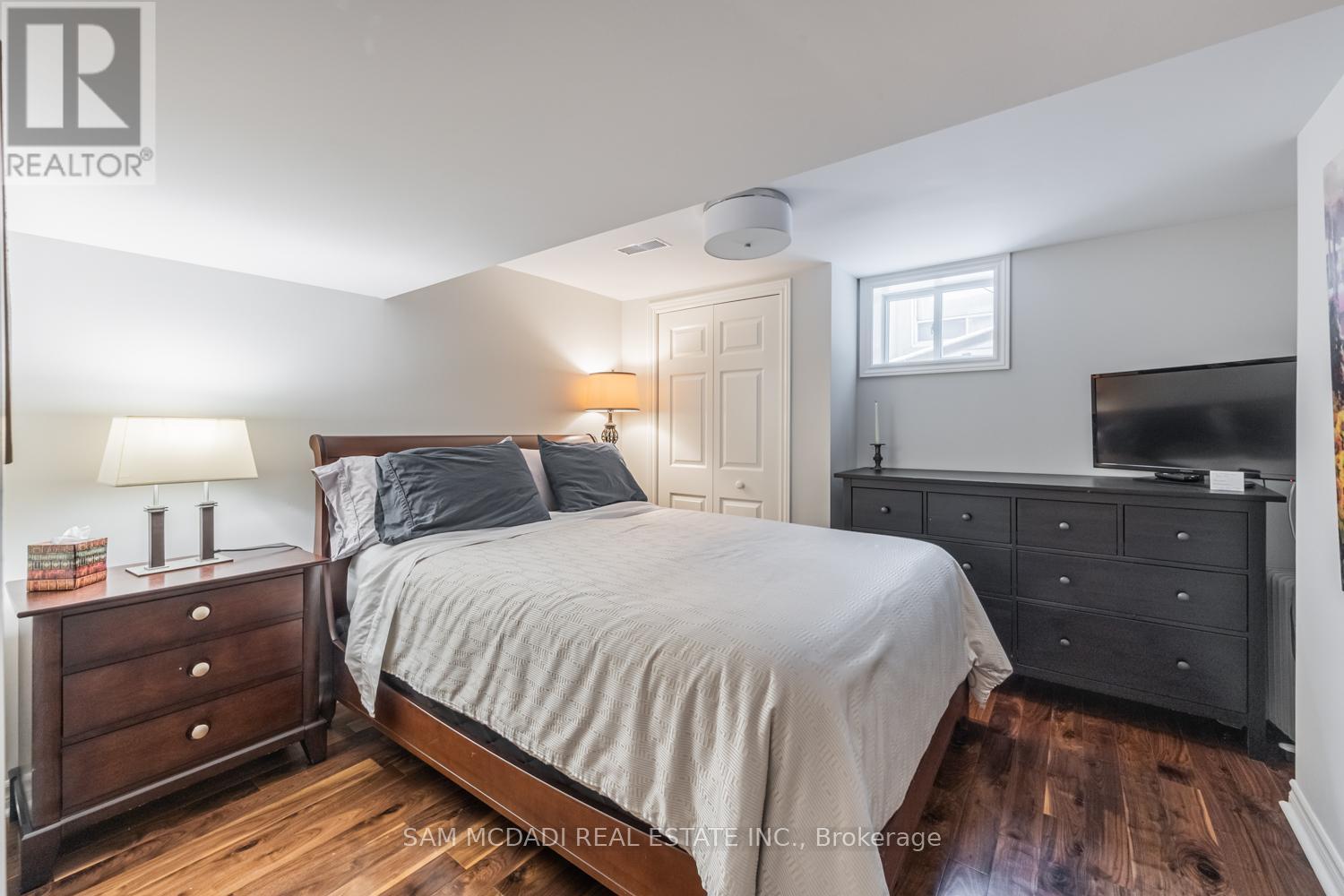 70 Thirty Seventh Street, Toronto, ON - Indoor Photo Showing Bedroom