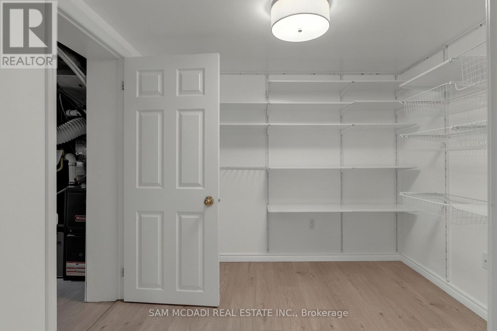 70 Thirty Seventh Street, Toronto, ON - Indoor Photo Showing Other Room