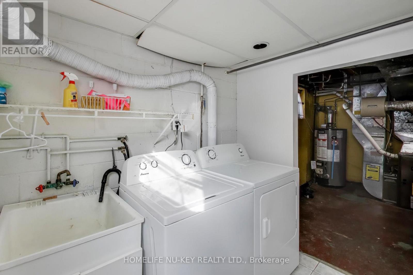 2443 Brookhurst Road, Mississauga, ON - Indoor Photo Showing Laundry Room