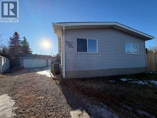 737 Spring Haven Court Se, Airdrie, AB - Outdoor