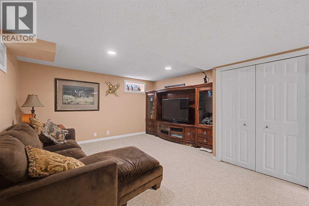 Perfect for movie nights! - 6331 Falton Road Ne, Calgary, AB - Indoor