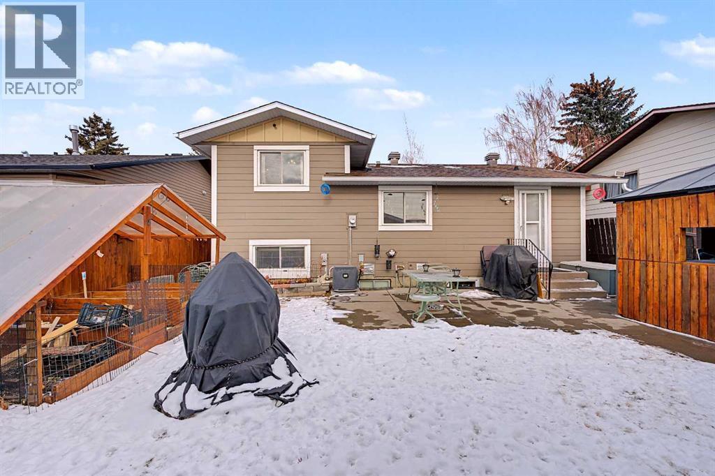 6331 Falton Road Ne, Calgary, AB - Outdoor With Exterior