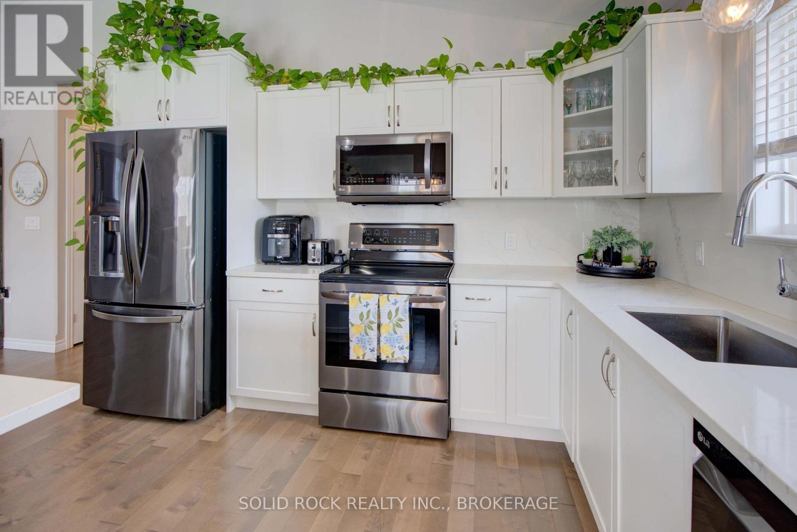 3645 Murvale Road, Frontenac (Frontenac South), ON - Indoor Photo Showing Kitchen