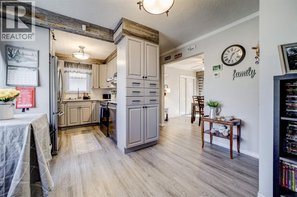 Update Kitchen - 1510 12 Avenue N, Lethbridge, AB - Indoor Photo Showing Kitchen