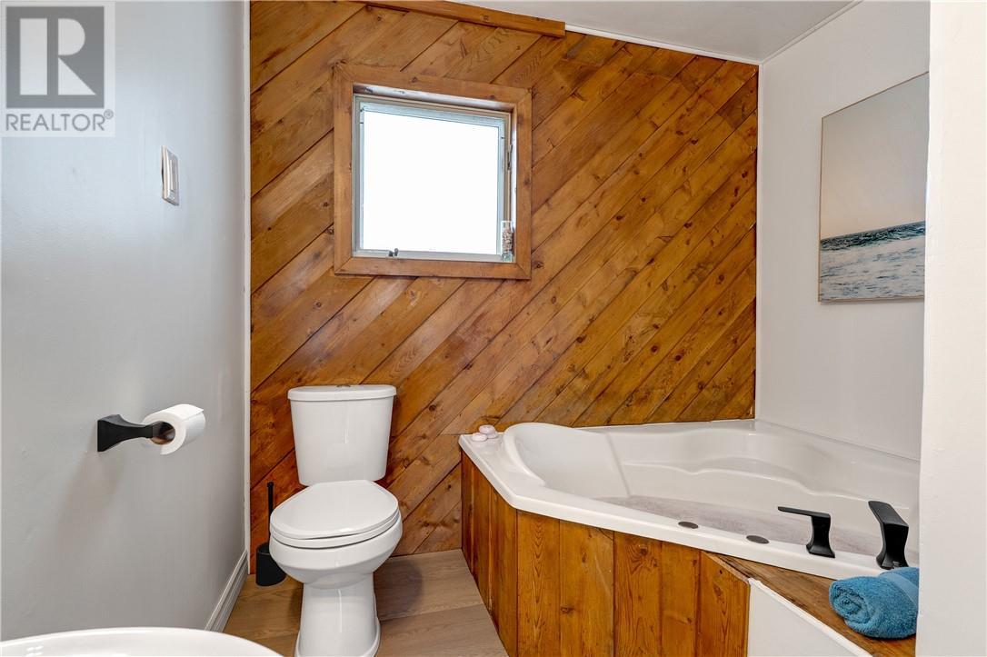 18 St Jean, Hagar, ON - Indoor Photo Showing Bathroom