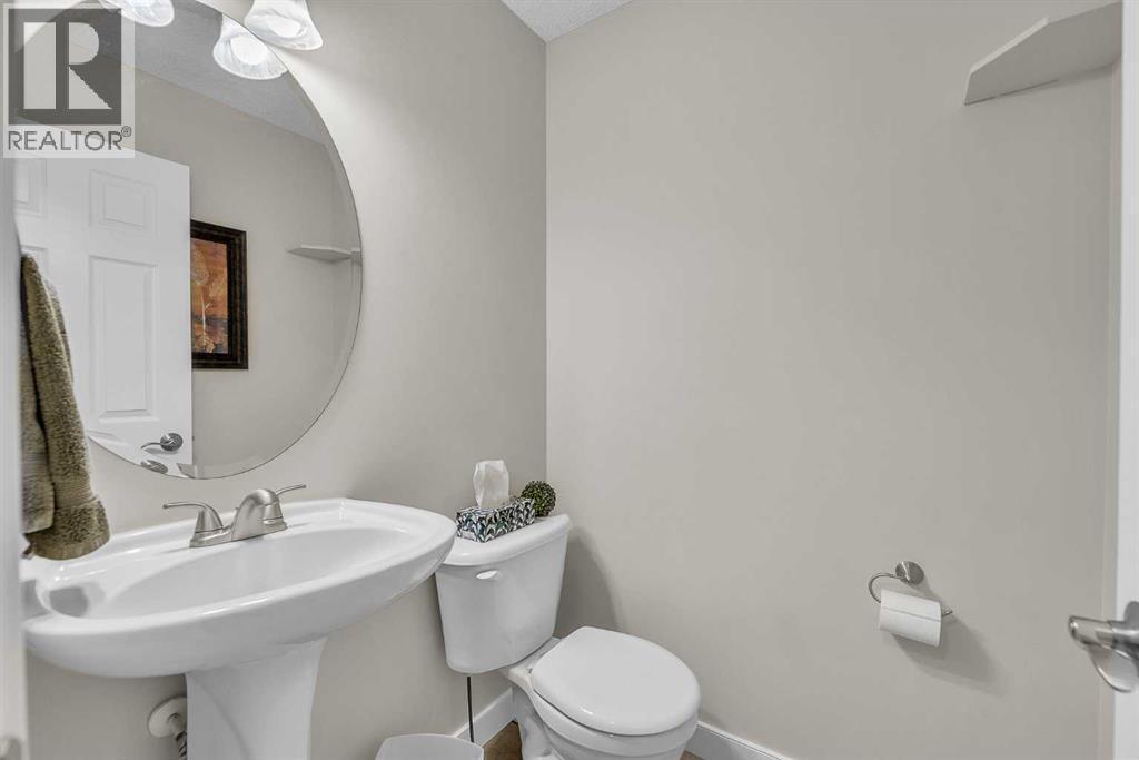 103 Panamount Crescent Nw, Calgary, AB - Indoor Photo Showing Bathroom