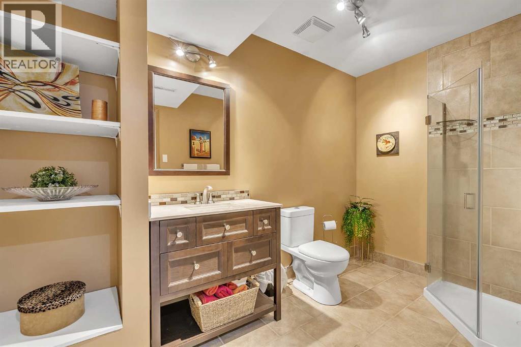 103 Panamount Crescent Nw, Calgary, AB - Indoor Photo Showing Bathroom