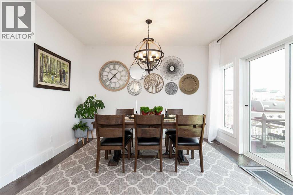 131 Goldenrod Way W, Lethbridge, AB - Indoor Photo Showing Dining Room