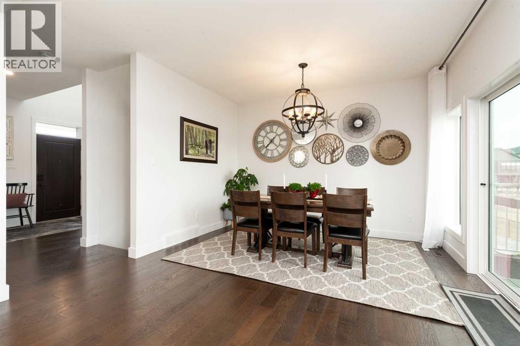 131 Goldenrod Way W, Lethbridge, AB - Indoor Photo Showing Dining Room