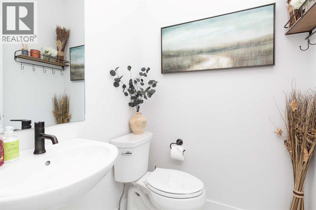 131 Goldenrod Way W, Lethbridge, AB - Indoor Photo Showing Bathroom