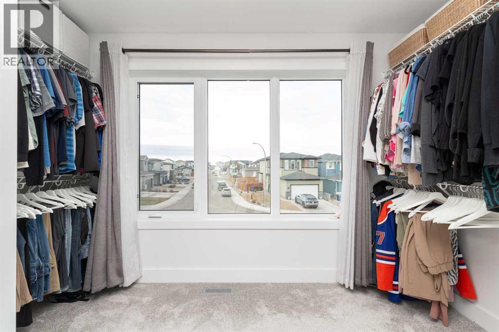 131 Goldenrod Way W, Lethbridge, AB - Indoor With Storage