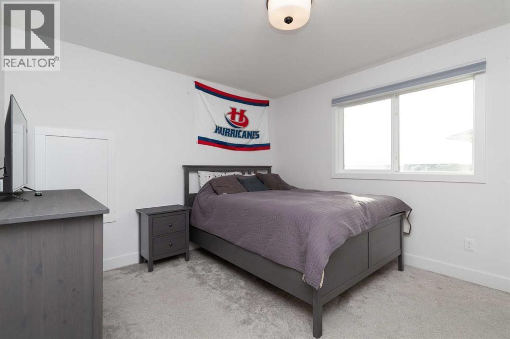 131 Goldenrod Way W, Lethbridge, AB - Indoor Photo Showing Bedroom