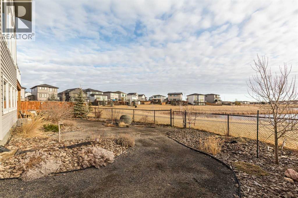 131 Goldenrod Way W, Lethbridge, AB - Outdoor